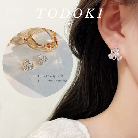 Khuyên tai chuôi bạc 925 dáng hoa ba cánh T015