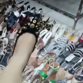 Bệt đinh đen + thể thao sz 37 cho bạn gấm gấu ☺️☺️☺️☺️☺️
