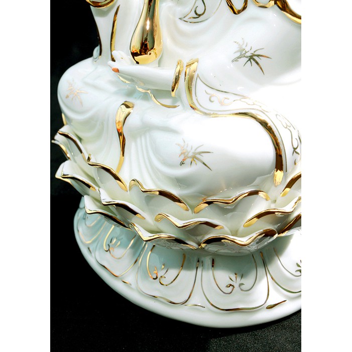TƯỢNG PHẬT QUAN ÂM BẠCH NGỌC