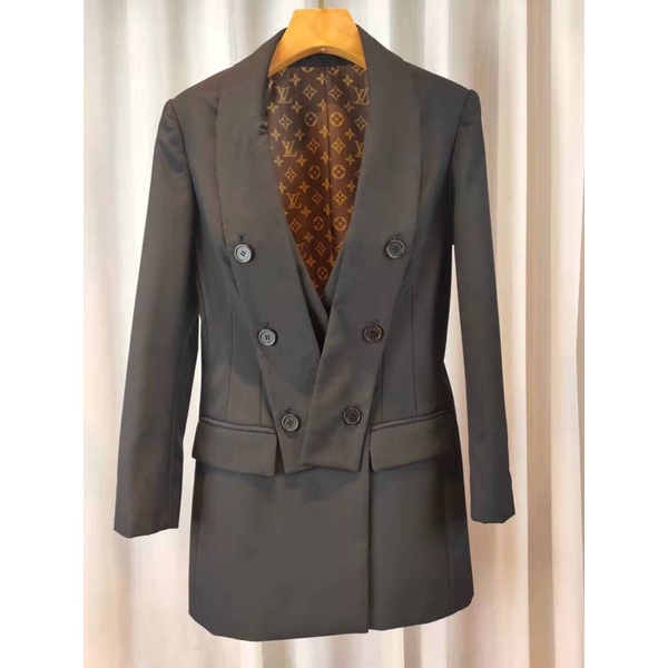 Áo blazer nữ thiết kế không cổ đính khoá kéo đặc biệt dáng dài thương hiệu thời trang cao cấp Louis Vuitton LV