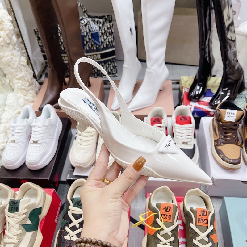 Sandal gót nhú Prada mũi nhọn da mềm