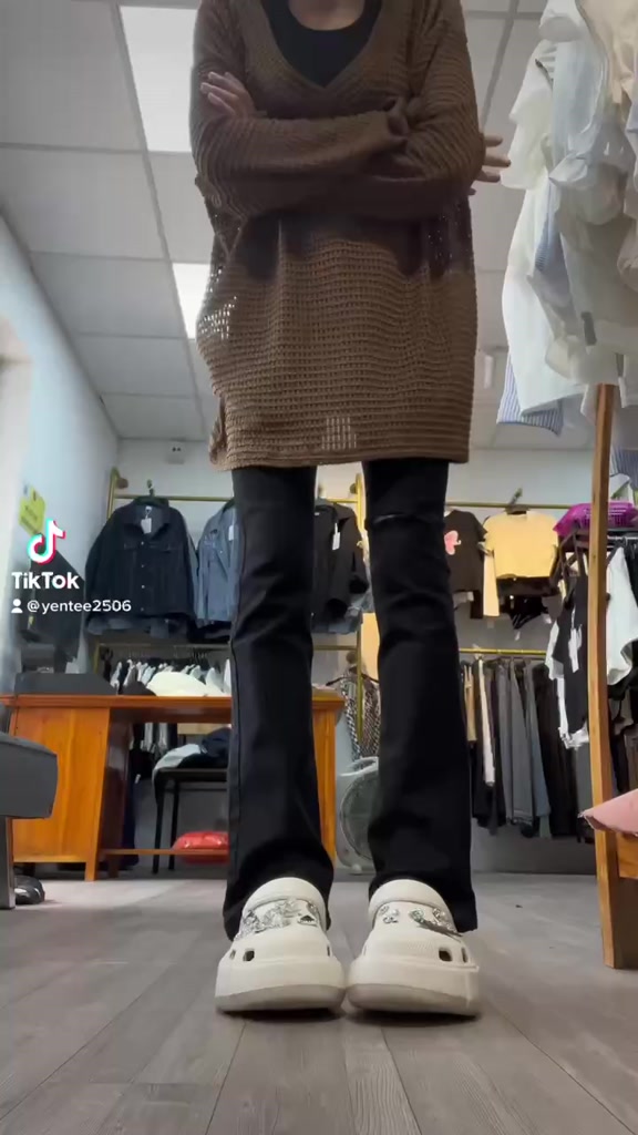 (Hàng sẵn )Quần loe nữ , quần jeans loe rách ngang tôn dáng | BigBuy360 - bigbuy360.vn