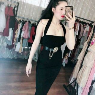 Đầm body cúp ngực cổ yếm