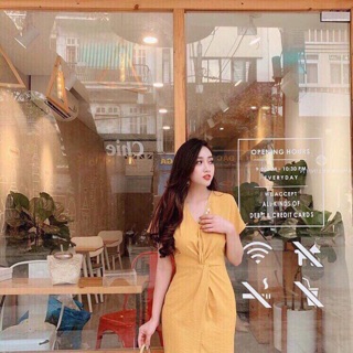 Váy xoắn ngực cổ ngọc kẻ