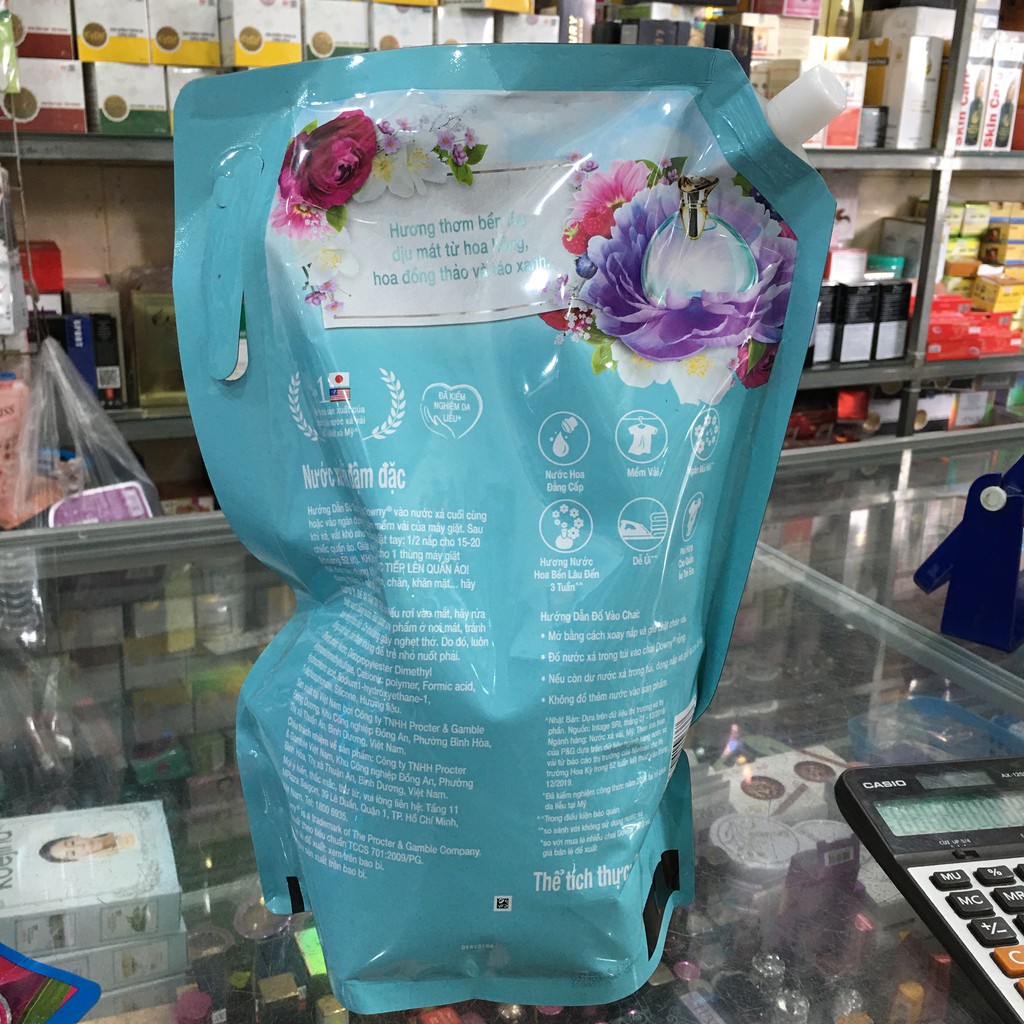 Nước xả vải Downy Đóa hoa thơm mát túi 2.3L
