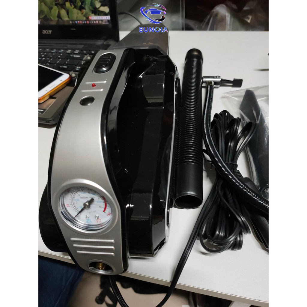 (4 in 1) Máy hút bụi kèm bơm lốp thế hệ mới, siêu khỏe, tích hợp đèn bin và đo áp suất lốp hàng cầm chắc tay DC12v