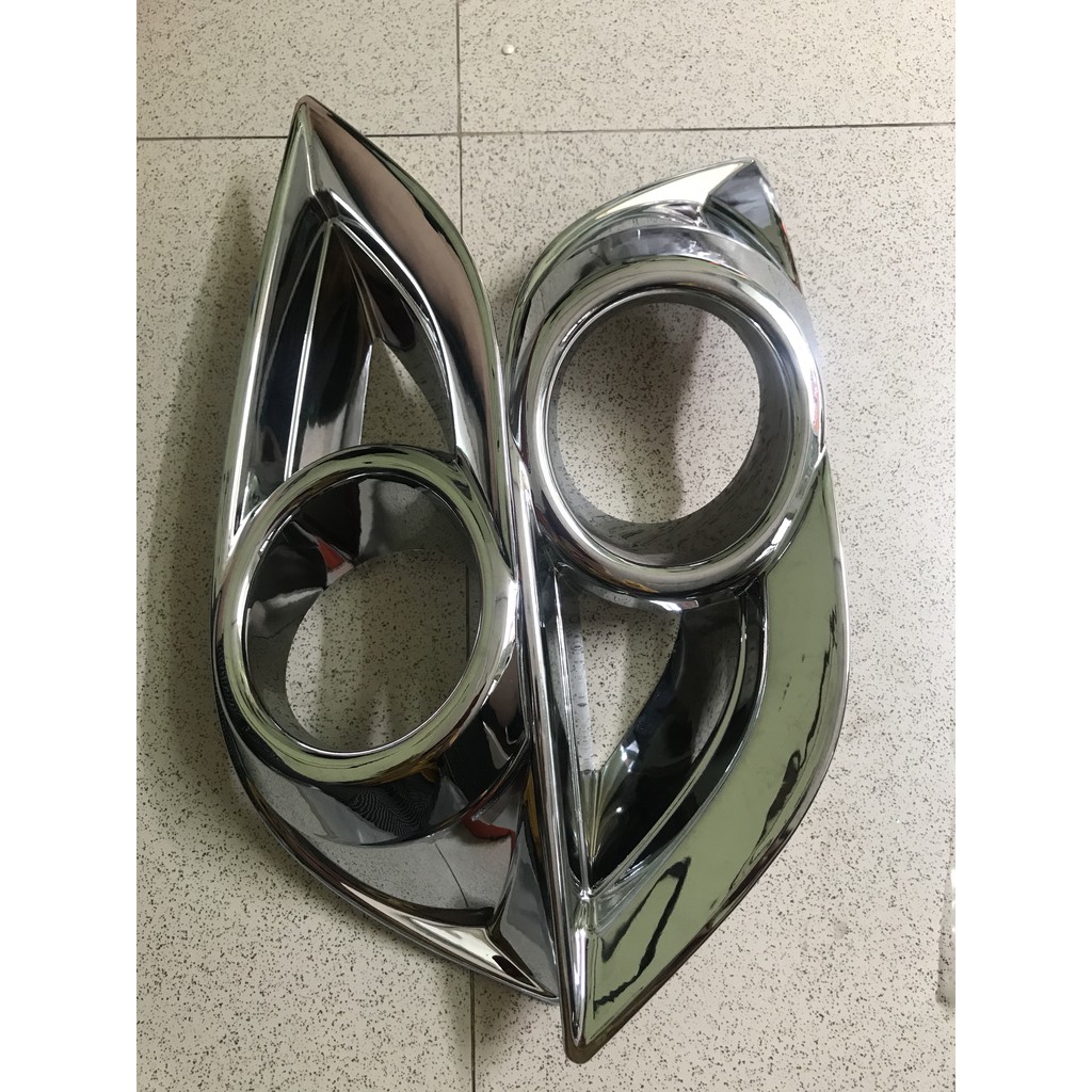 Bộ ốp trang trí viền đèn gầm của xe Mazda Bt50 2013 đến 2016