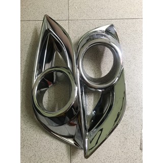 Bộ ốp trang trí viền đèn gầm của xe mazda bt50 2013-2016