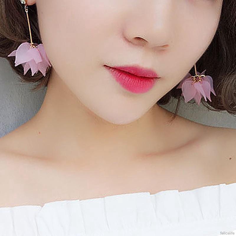 Hoa tai dáng dài + chiếc lá phong cách retro