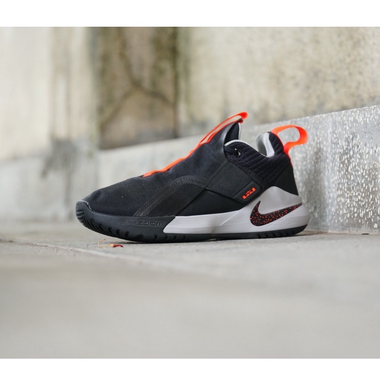 Giày Thể Thao NIKE LEBRON AMBASSADOR XI A02920-001 GIÀY CŨ CHÍNH HÃNG