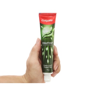 Kem Đánh Răng Colgate MaxFresh Tinh Chất Than Tre 90g