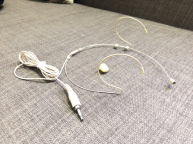 Mic có dây hạt gạo màu da người, mic truyền hình