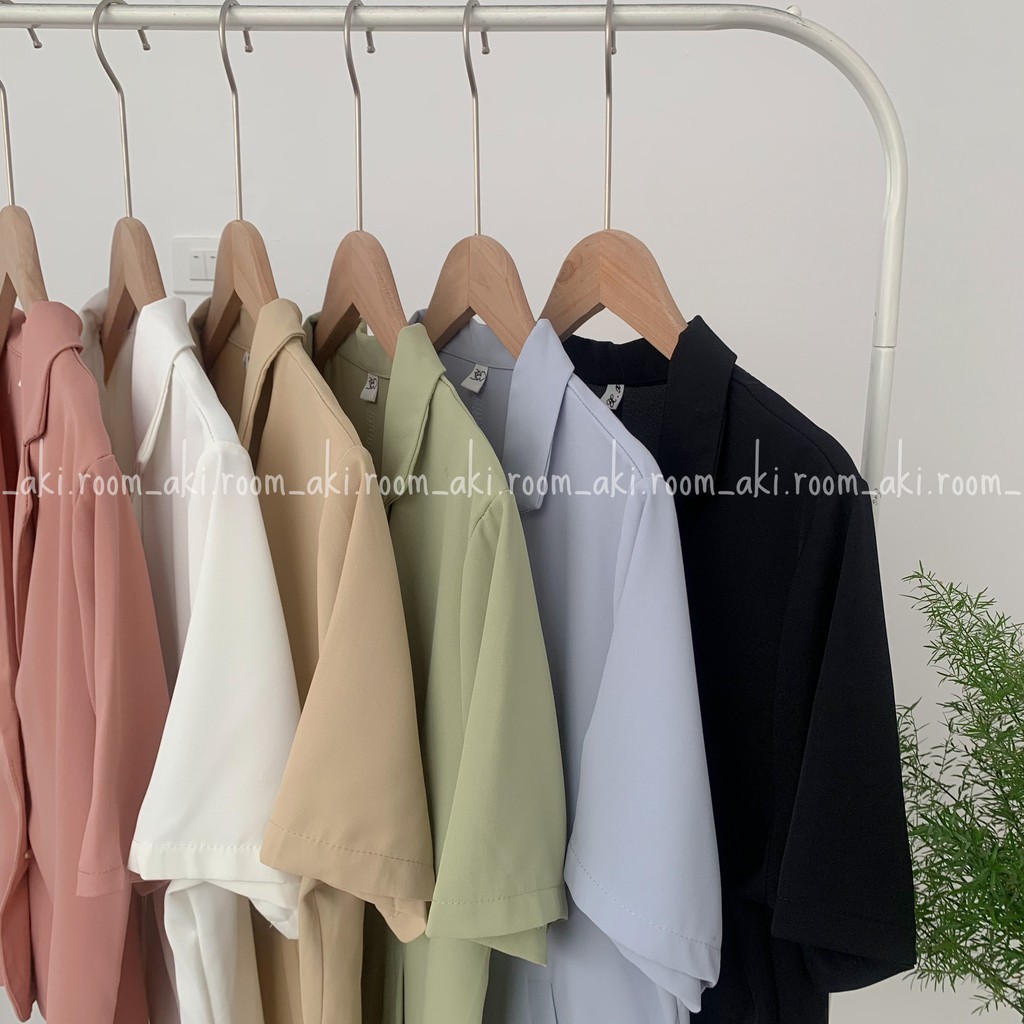 Áo blazer cộc tay dáng lửng hai khuy
