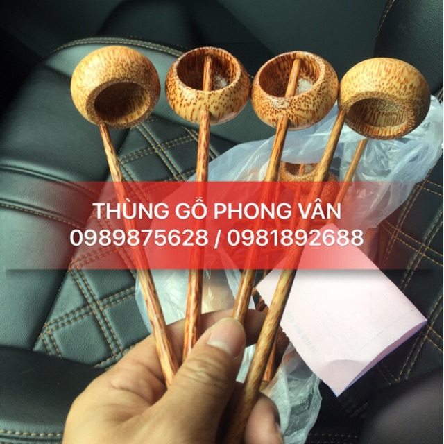 Gáo dừa múc rượu