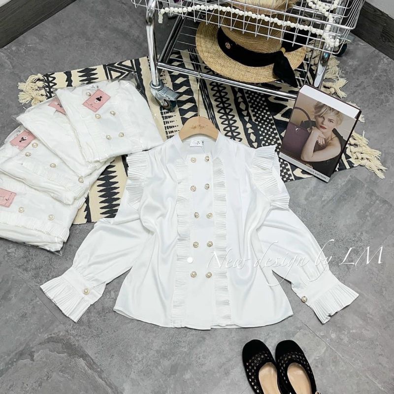Áo sơ mi trắng tay bèo cúc đồng sang chảnh