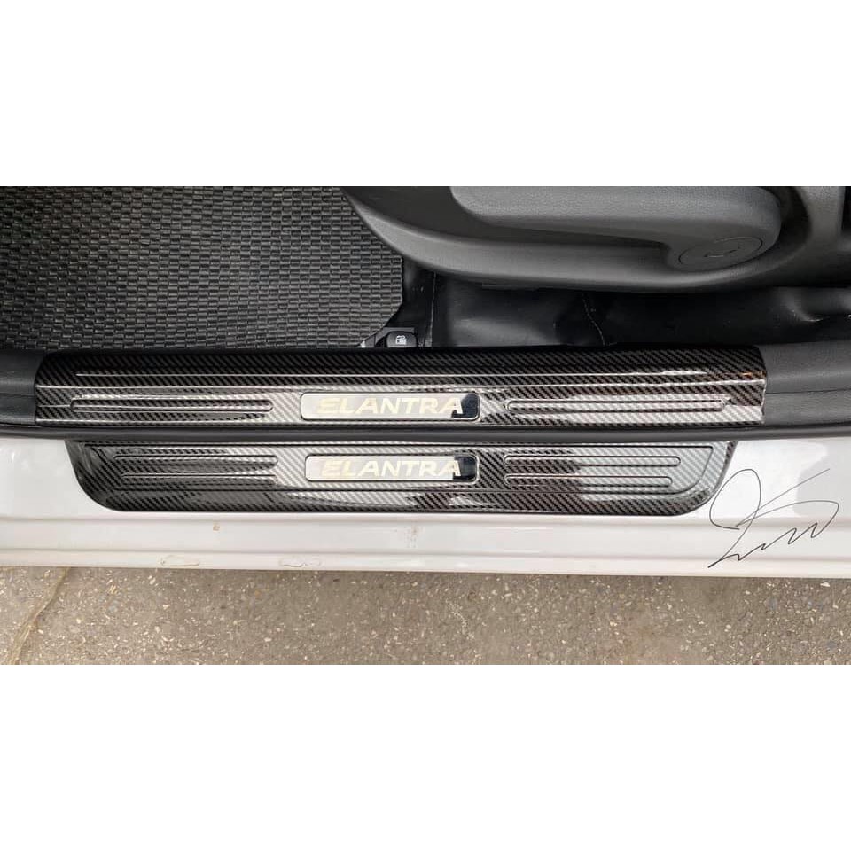Nẹp cửa xe Hyundai Elantra 2016 đến 2021 mẫu CARBON