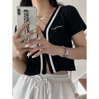 Áo croptop zipper cổ V 503036 Comic
