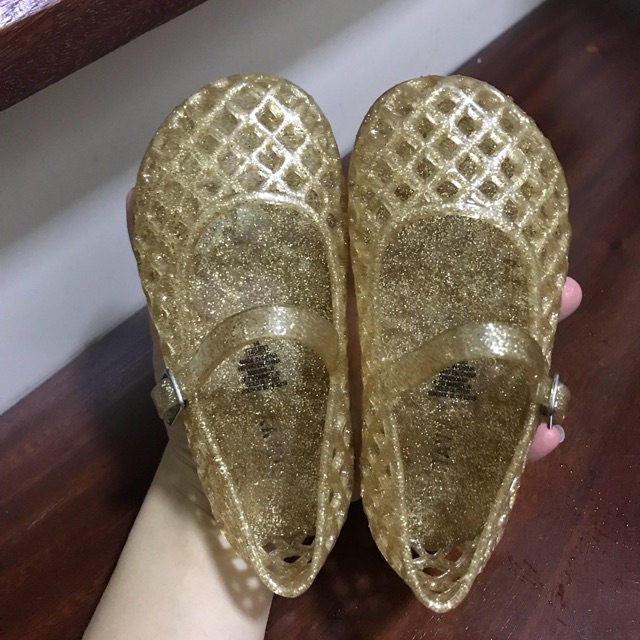 Giày thơm oldnavy