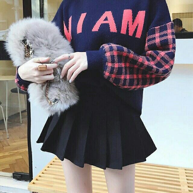 Chân Váy xếp ly Kaki đen Chữ A Dáng ngắn Váy Thiết Kế Xẻ Quyến Rũ