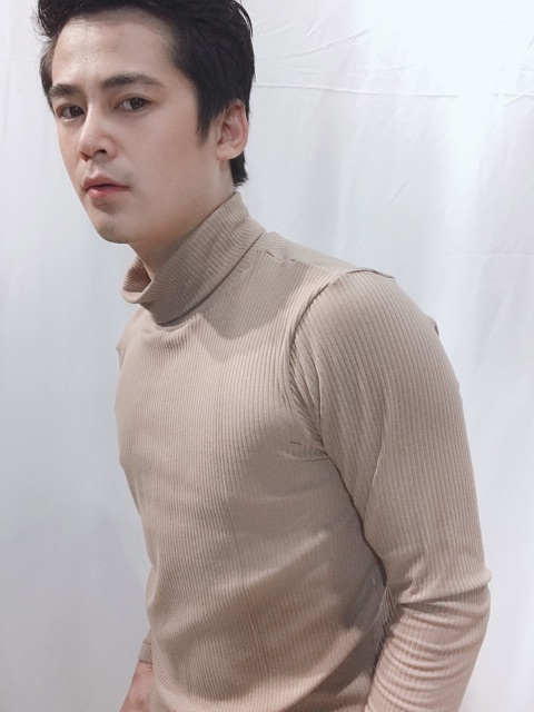 Áo thun gân cổ lọ | BigBuy360 - bigbuy360.vn