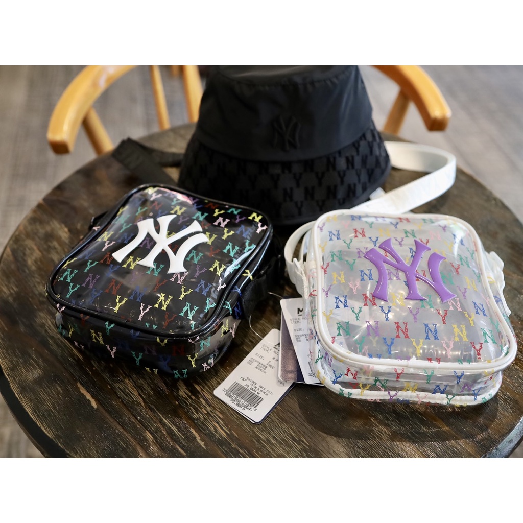 Túi đeo chéo logo MLB Monogram chất nhựa PVC in logo nhiều màu sắc, hot trend