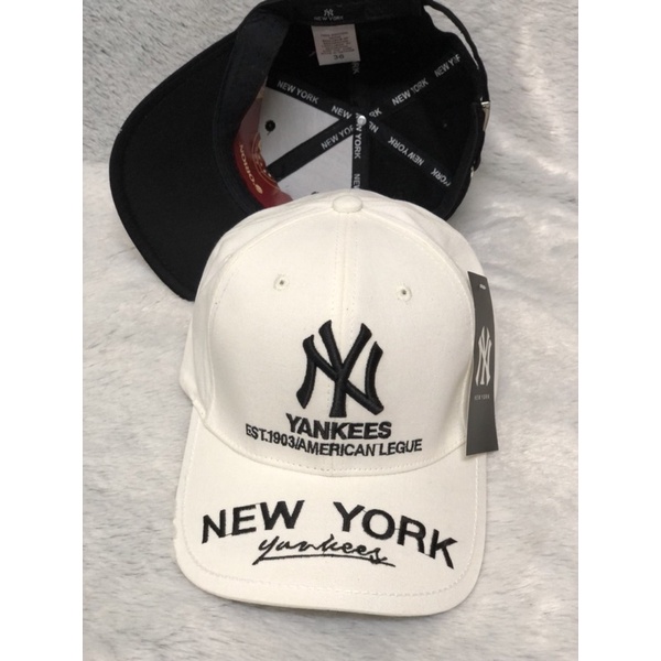 Nón kết lưỡi trai thêu logo chữ nổi sắc nét sịn sò