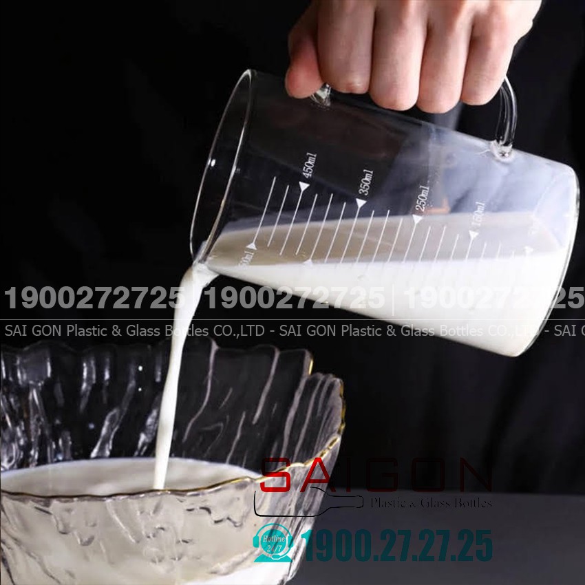 Ca Thủy Tinh Chia Vạch chịu Nhiệt Borosilicate Cao cấp 500ml , kèm Nắp Gỗ Kính hơi.