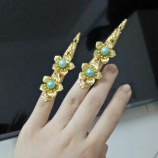 1 chiếc Hộ chỉ móng tay cổ trang đính hoa