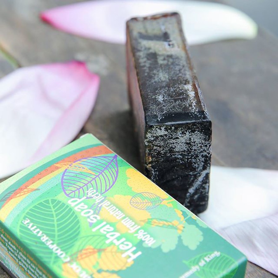 Xà Phòng Thảo Dược Dưỡng Da 🍀FREESHIP🍀 Xà Bông Thảo Dược Lá Tắm Người Dao Đỏ DM05-A | BigBuy360 - bigbuy360.vn