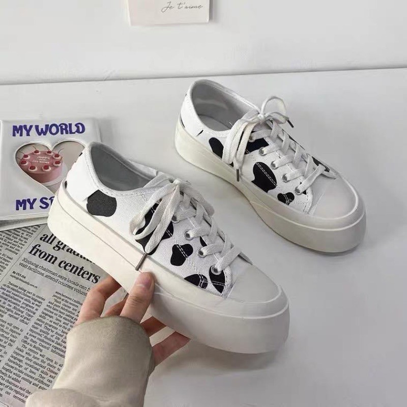 [ORDER] Giày sneaker thể thao nữ buộc dây cổ thấp họa tiết bò sữa trending phong cách dễ thương🍓🍓