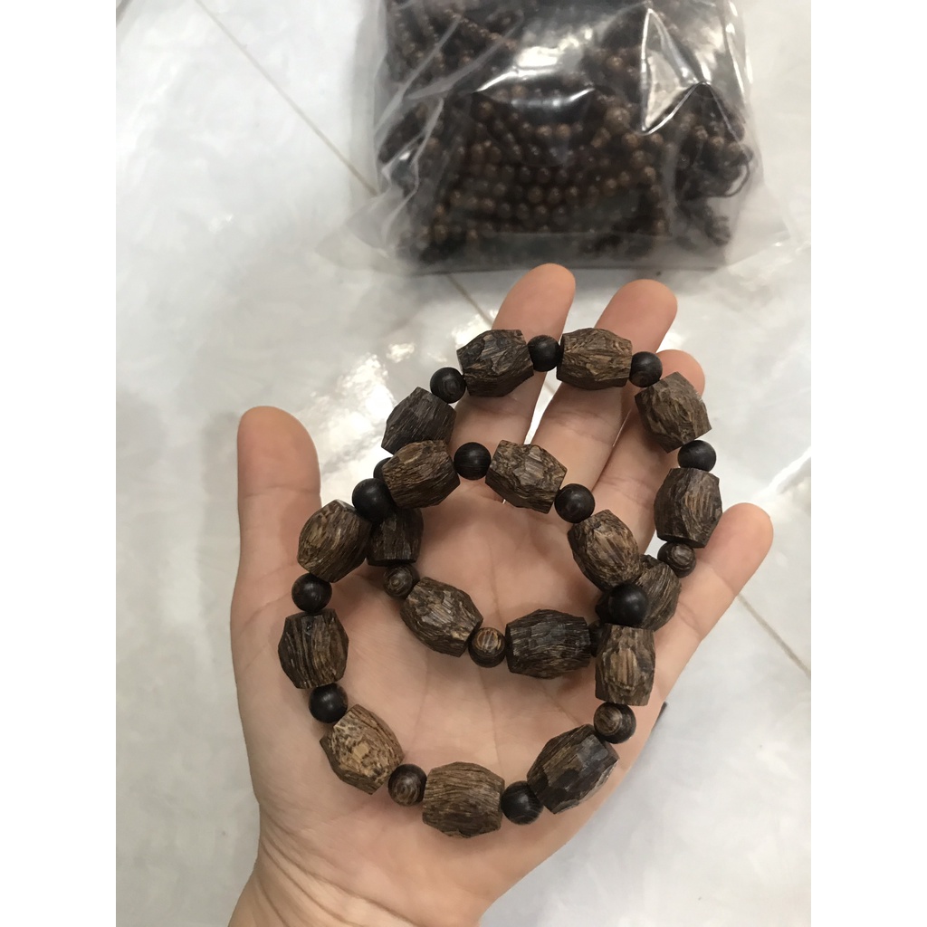 Vòng Trầm Hương phong thủy - Trầm Hương sánh chìm - Thơm Vĩnh viễn