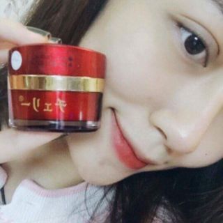 Kem Face hoa anh đào nhật bản