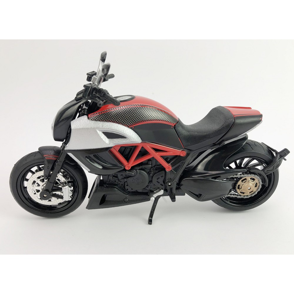 Xe mô hình moto Ducati Diavel Carbon tỉ lệ 1 : 12 hãng H1 Toys