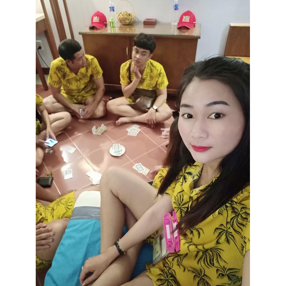 SET BỘ ĐI BIỂN CỌ VÀNG CHO GIA ĐÌNH, CẢ TEAM, CÔNG TY