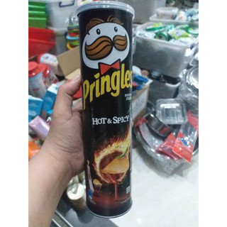 Khoai tây lon Pringles