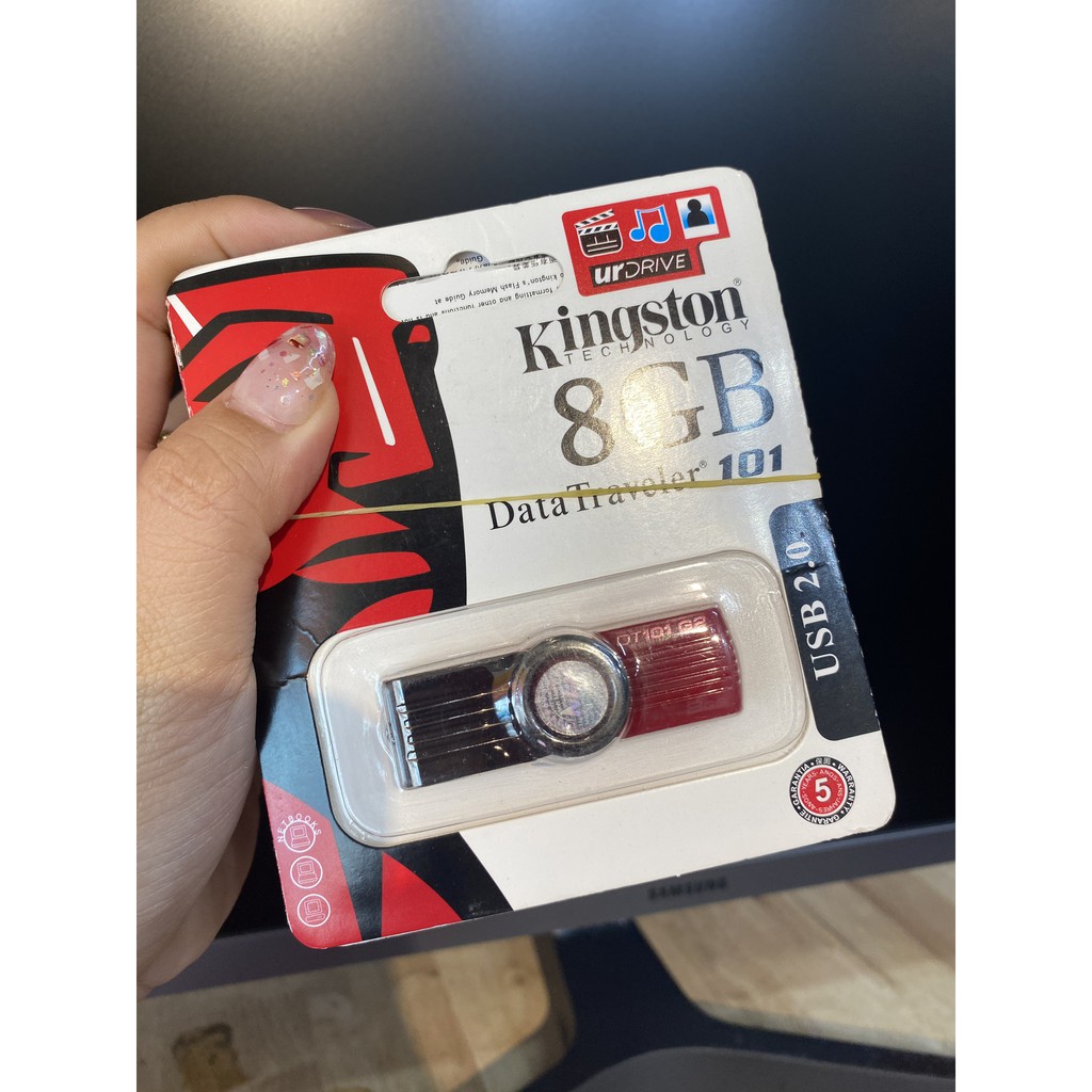 USB 2.0 dung lượng 32/16/8 gb