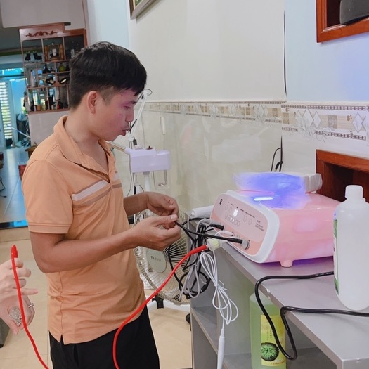 Máy chăm sóc da đa năng 5 in 1 chính hãng M1897