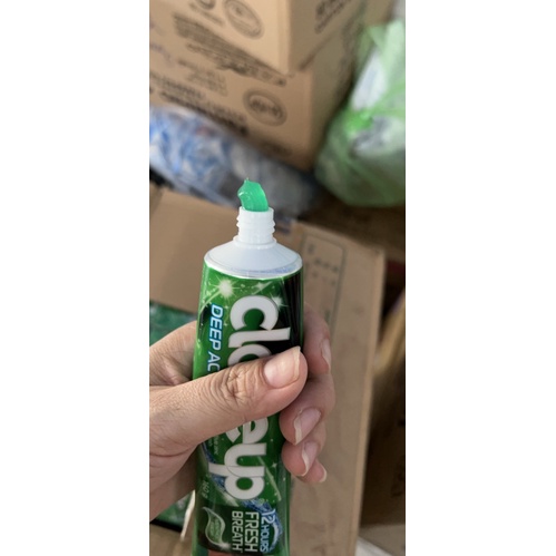 1 tuýp kem đánh răng Closeup 160g Thái Lan