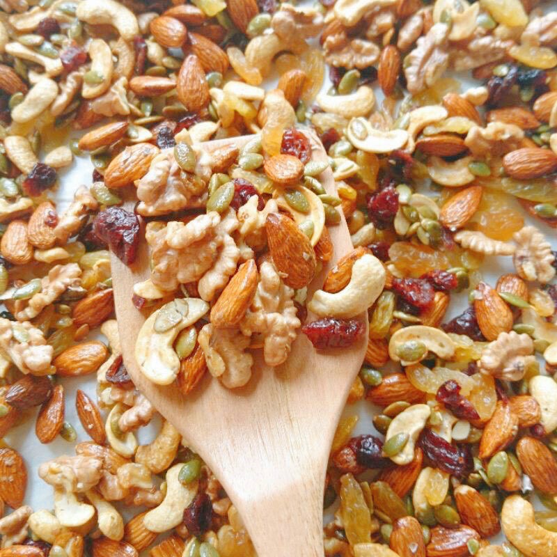 Granola giảm cân siêu Hạt & Quả 600gr, Ngũ cốc Ăn Kiêng Healthy (không đường)