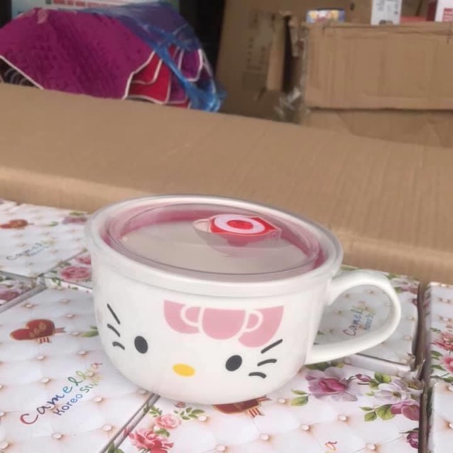 Ca sứ có nắp hút minion