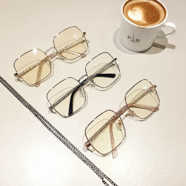 Kính kl vuônh bản to