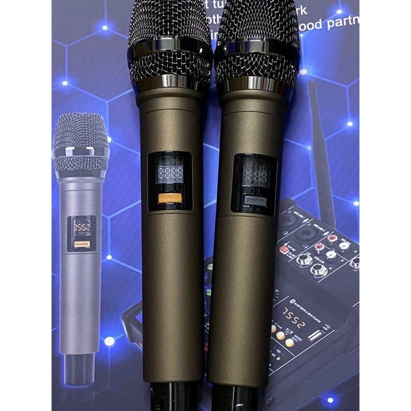 Bàn Mixer G4 live stream được hỗ trợ màn hình LED có bluetooth kiêm 2 mic không dây tiện cho oto loa kéo và các loa khác