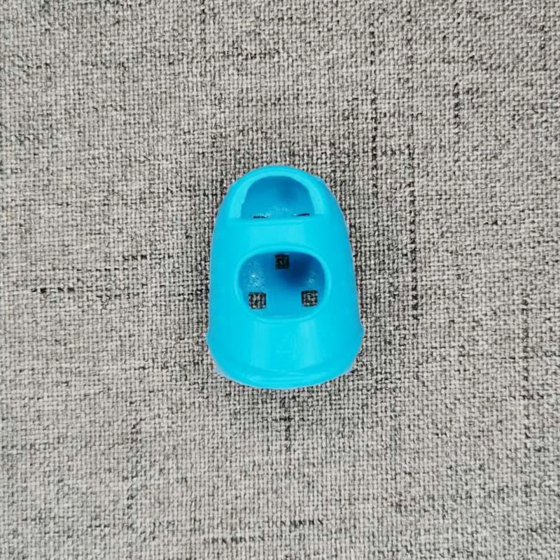Vỏ bọc đầu ngón tay cái làm bằng silicon chống trượt dùng khi chơi đàn guitar