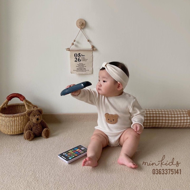 Bodysuit dài tay thun gân thêu hình gấu, sóc cho bé