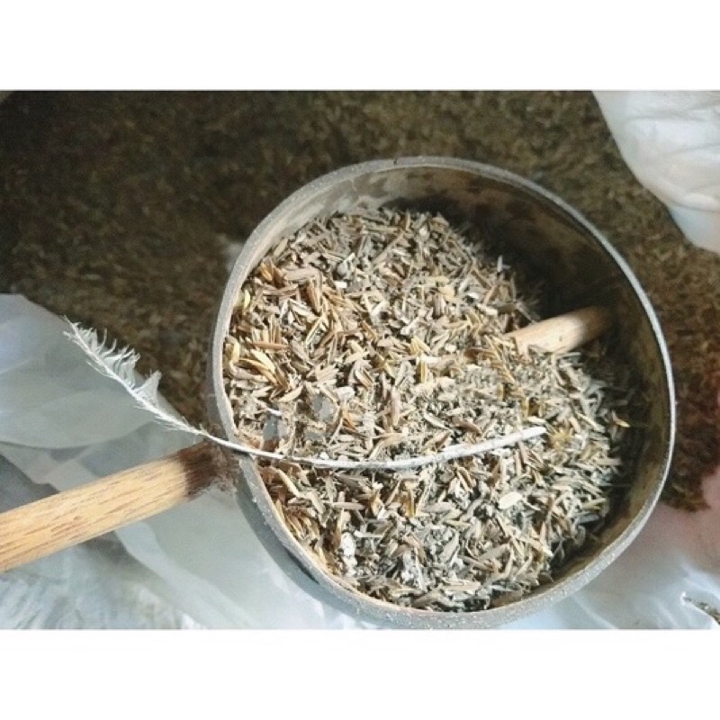 PHÂN GÀ Ủ TRẤU-Tơi xốp, có mùi nồng hăng- giúp ngọt trái, đậm lá, hoa thơm