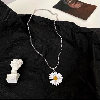 vòng cổ dây chuyền titan hoa cúc nam nữ Unisex