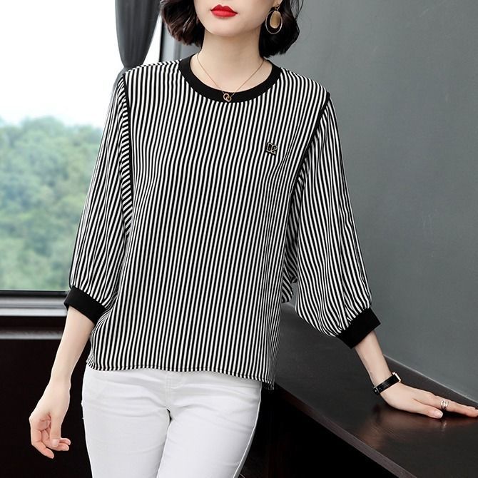 Áo Thun Tay Dài Dáng Rộng Kẻ Sọc Đen Trắng Trẻ Trung Hợp Thời Trang Cho Nữ Trung Niên