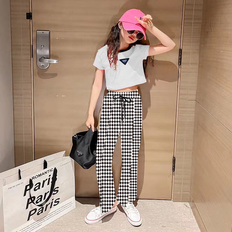 Set Áo Thun Tay Ngắn Dáng Rộng Và Quần Dài Ống Loe Họa Tiết Kẻ Ô Vuông Thời Trang Mùa Hè Mới 2022