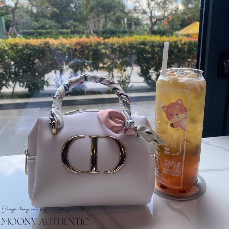 Ví pouch Dior gift trắng phối dây nơ siêu xinh