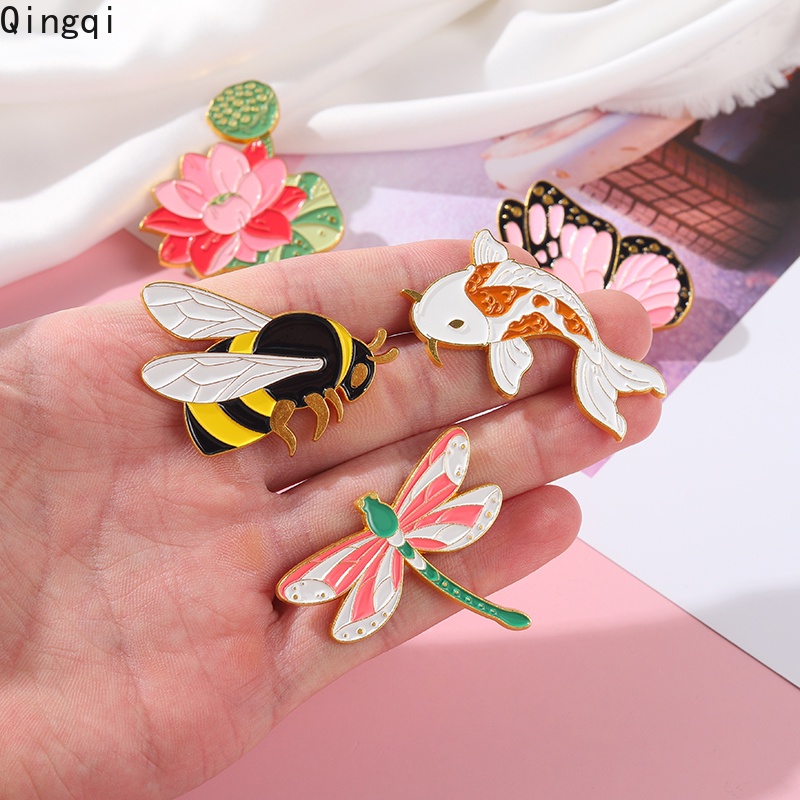 Trâm cài áo Miss Zoe hình chú ong/ cá Koi/ hoa sen/ chuồn chuồn bằng kim loại sáng tạo